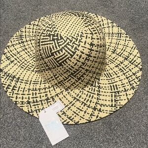 Time and Tru Black and Cream Woven Hat